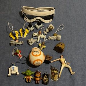 Star Wars Character Keychain and Toy Lot